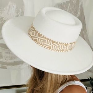 Mia Joy women’s felt wide brim hat